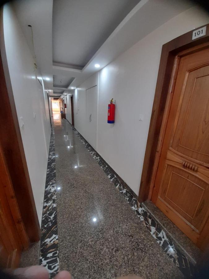 Hotel Zoon Dabb Srinagar Airport Kashmir Екстер'єр фото