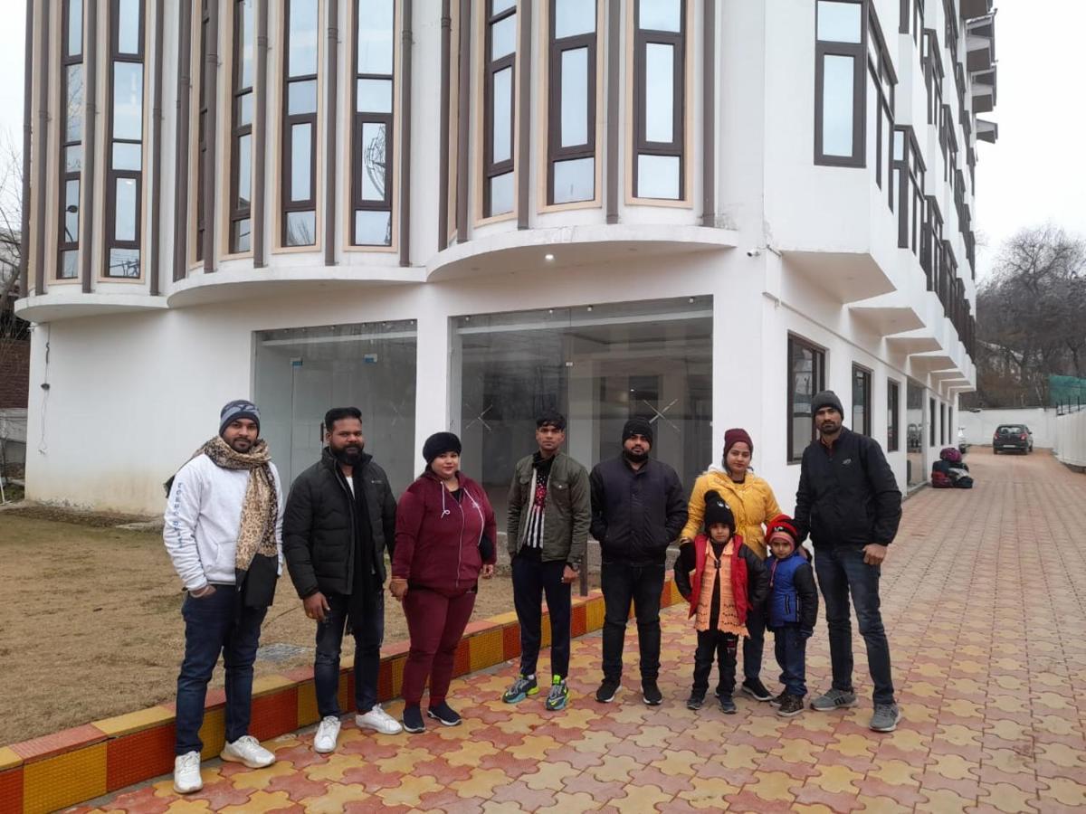 Hotel Zoon Dabb Srinagar Airport Kashmir Екстер'єр фото