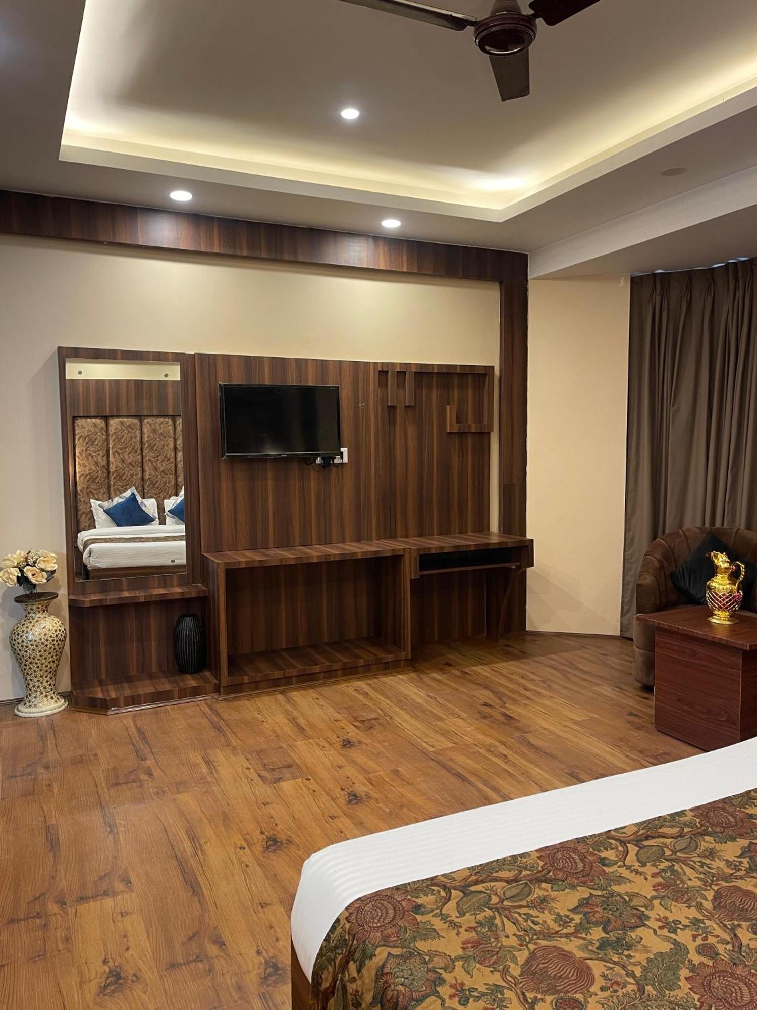 Hotel Zoon Dabb Srinagar Airport Kashmir Екстер'єр фото