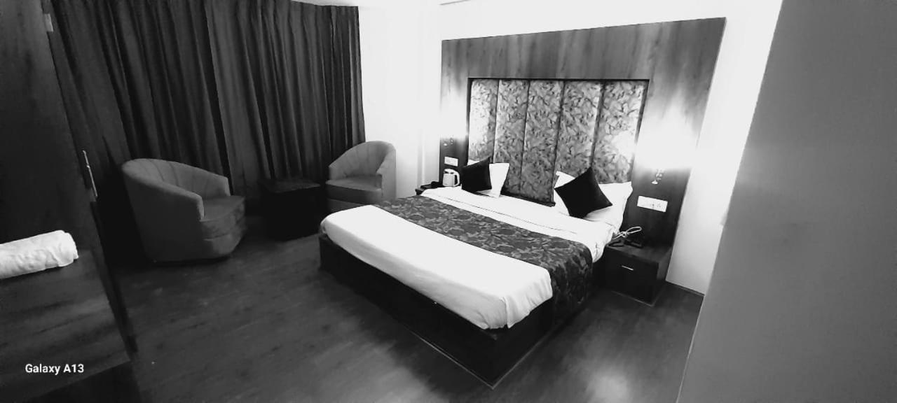 Hotel Zoon Dabb Srinagar Airport Kashmir Екстер'єр фото