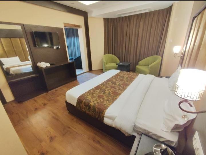 Hotel Zoon Dabb Srinagar Airport Kashmir Екстер'єр фото